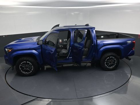 Used 2025 Toyota Tacoma TRD Sport AWD/4WD image 25