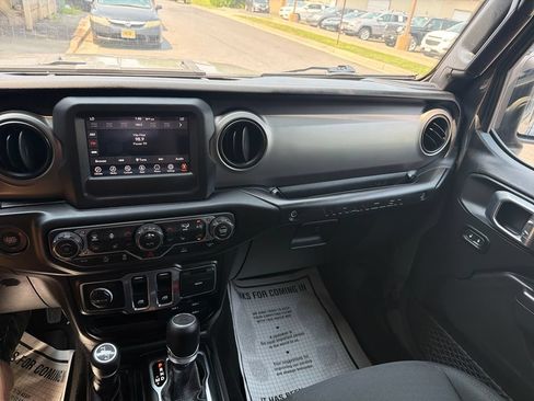 Used 2021 Jeep Wrangler Sport AWD/4WD image 18