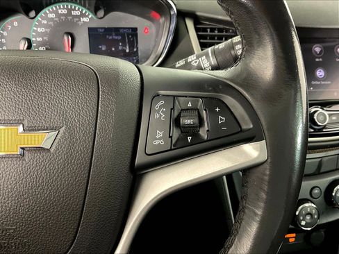 Used 2020 Chevrolet Trax LT w/ LT Convenience Package FWD image 13