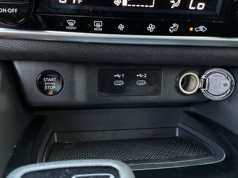 Used 2025 Nissan Rogue SV FWD image 24