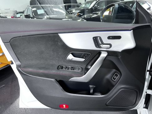 Used 2023 Mercedes-Benz CLA 250 image 25