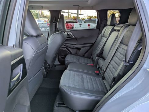 New 2026 Mitsubishi Outlander AWD image 15
