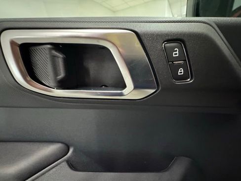 New 2025 Ford Bronco Big Bend w/ Black Diamond Package image 12