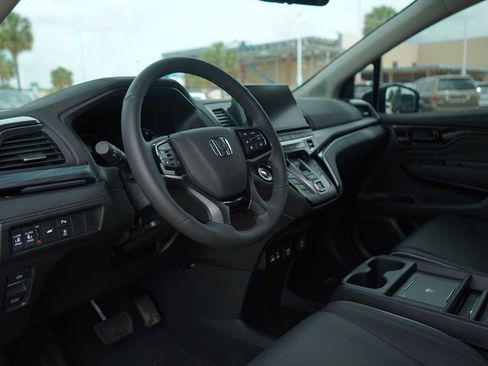 Certified 2026 Honda Odyssey Elite image 2