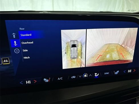 Used 2024 Chevrolet Traverse LT w/ Trailering Package image 20