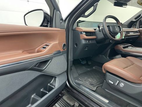 Used 2025 Lincoln Navigator L Reserve AWD/4WD image 20
