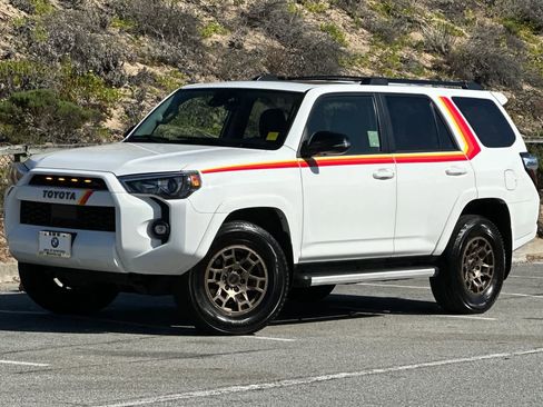Used 2023 Toyota 4Runner 40th Anniversary SE image 1
