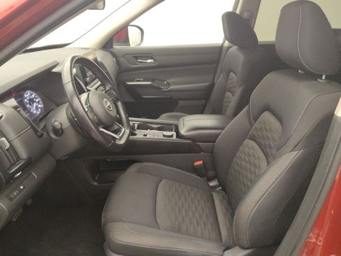 Used 2022 Nissan Pathfinder SV AWD/4WD image 17