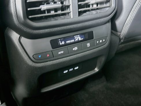 Used 2025 Honda Pilot EX-L image 26