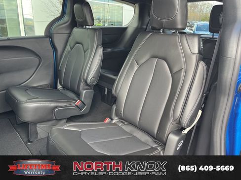 New 2026 Chrysler Pacifica Select image 13