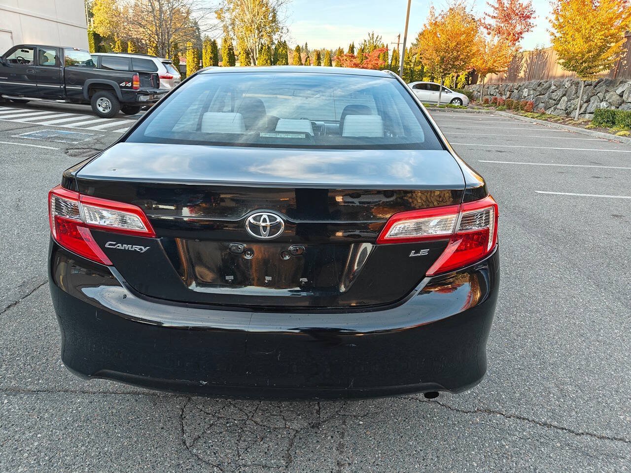 Used 2014 Toyota Camry LE FWD image 4