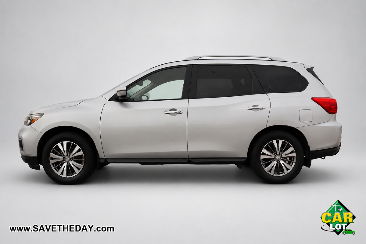 Used 2019 Nissan Pathfinder SV w/ Cargo Package FWD image 5