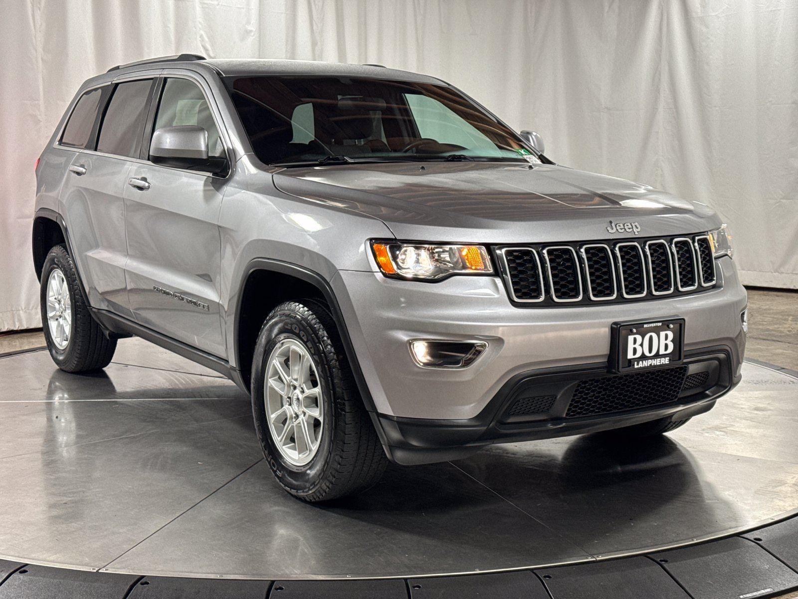 Used 2020 Jeep Grand Cherokee Laredo AWD/4WD image 7