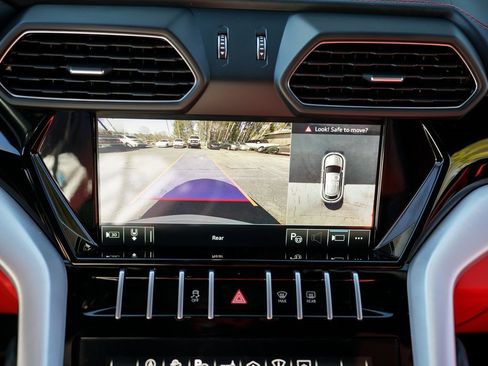Used 2021 Lamborghini Urus image 30