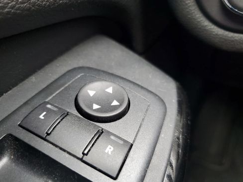 Used 2021 Jeep Cherokee Latitude Plus AWD/4WD image 25