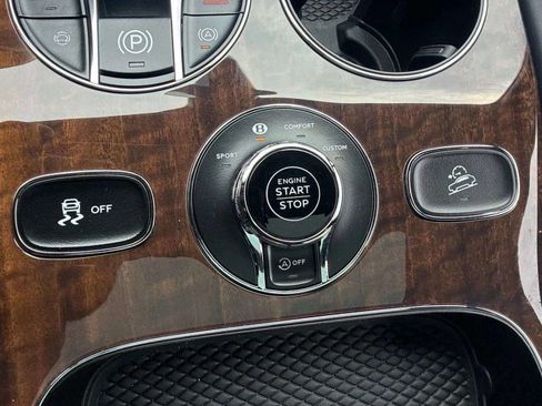 Certified 2025 Bentley Bentayga AWD/4WD image 53
