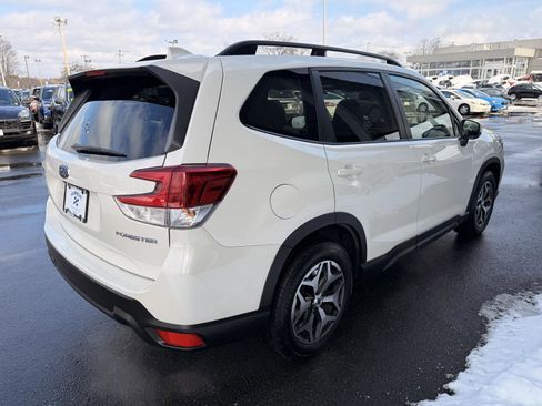 Used 2019 Subaru Forester Premium image 5