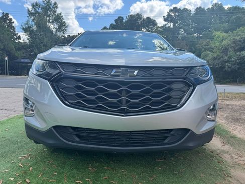 Used 2019 Chevrolet Equinox LT image 2