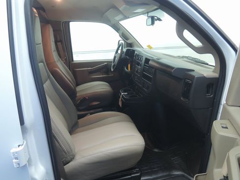 New 2026 Chevrolet Express 2500 Work Van w/ Driver Convenience Package image 33