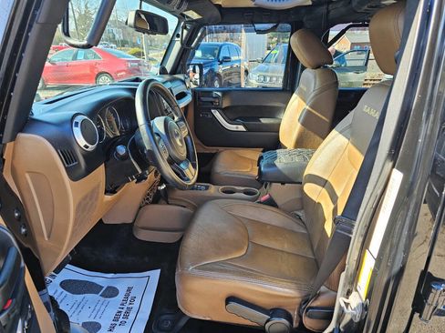 Used 2014 Jeep Wrangler Unlimited Sahara w/ Dual Top Group image 8