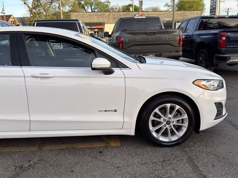 Used 2019 Ford Fusion SE FWD image 14
