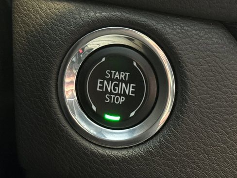 Used 2024 Cadillac XT4 Premium Luxury image 19