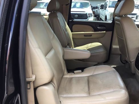 Used 2010 GMC Yukon XL Denali AWD/4WD image 39