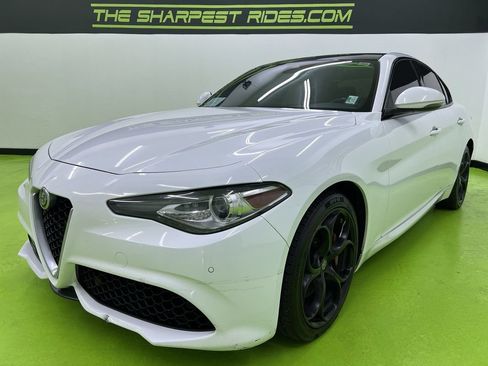 Used 2020 Alfa Romeo Giulia Ti Sport w/ Quick Order Package 22S Sport AWD/4WD image 5