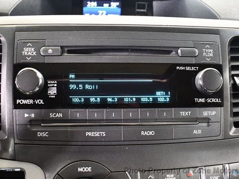 Used 2014 Toyota Sienna XLE image 38