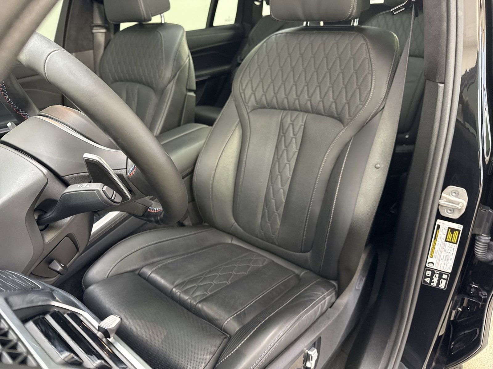 Used 2025 BMW X7 M60i w/ Executive Package AWD/4WD image 19