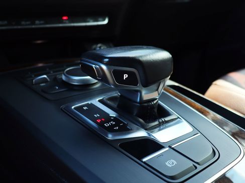 Used 2018 Audi Q5 2.0T Premium Plus w/ Premium Plus Package image 53