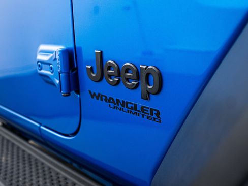 Used 2022 Jeep Wrangler Unlimited Sport AWD/4WD image 23