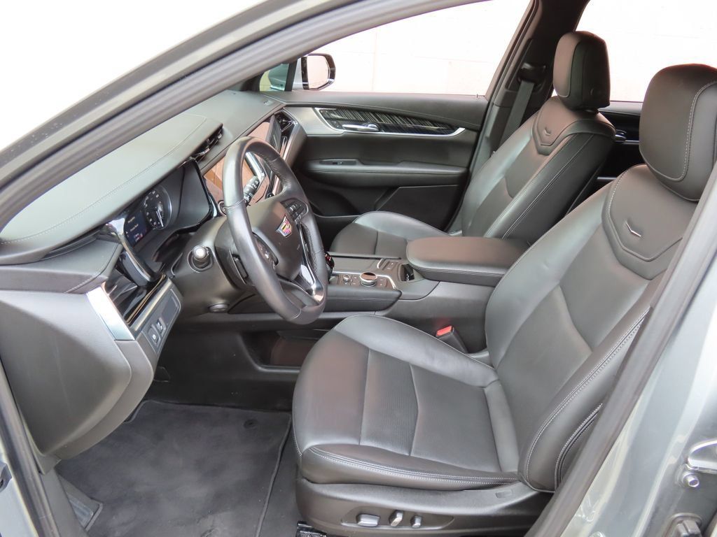 Used 2024 Cadillac XT6 Premium Luxury AWD/4WD image 25
