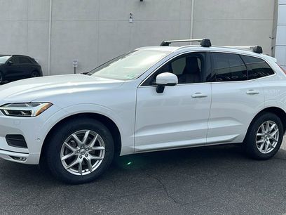 Used 2019 Volvo XC60 T5 Momentum w/ Advanced Package