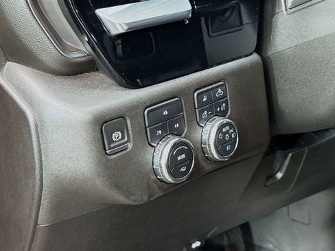 Used 2024 GMC Sierra 2500 SLE w/ SLE Value Package; image 11