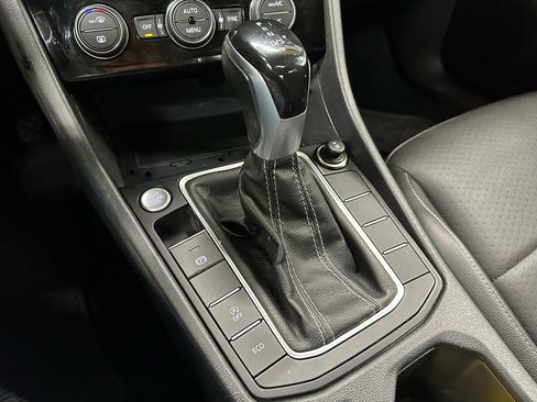 Used 2023 Volkswagen Jetta SE image 34