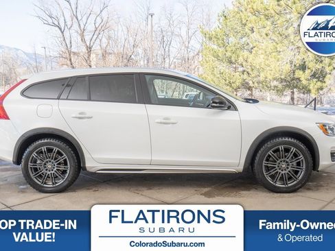 Used 2018 Volvo V60 T5 Cross Country w/ Convenience Package image 1