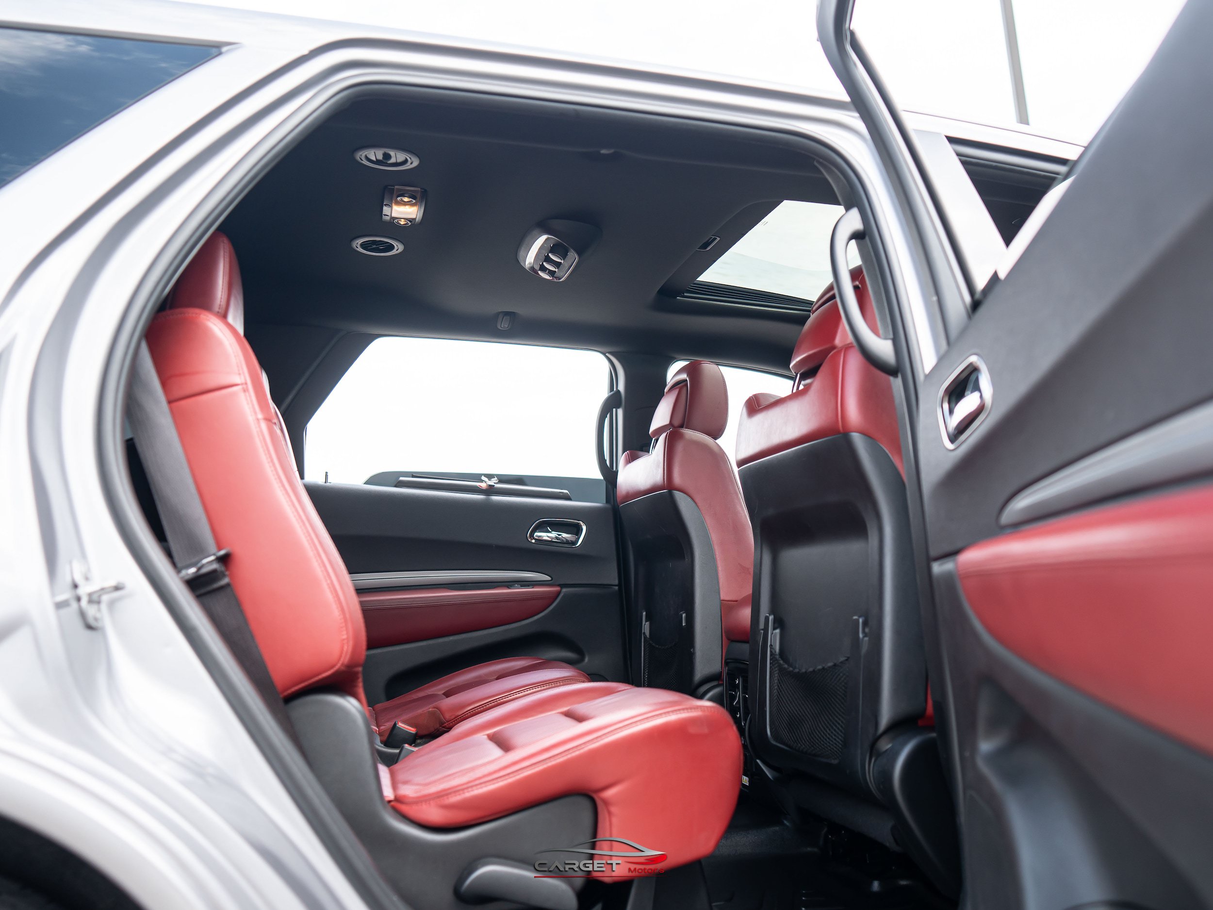 Used 2018 Dodge Durango R/T w/ Technology Group AWD/4WD image 17
