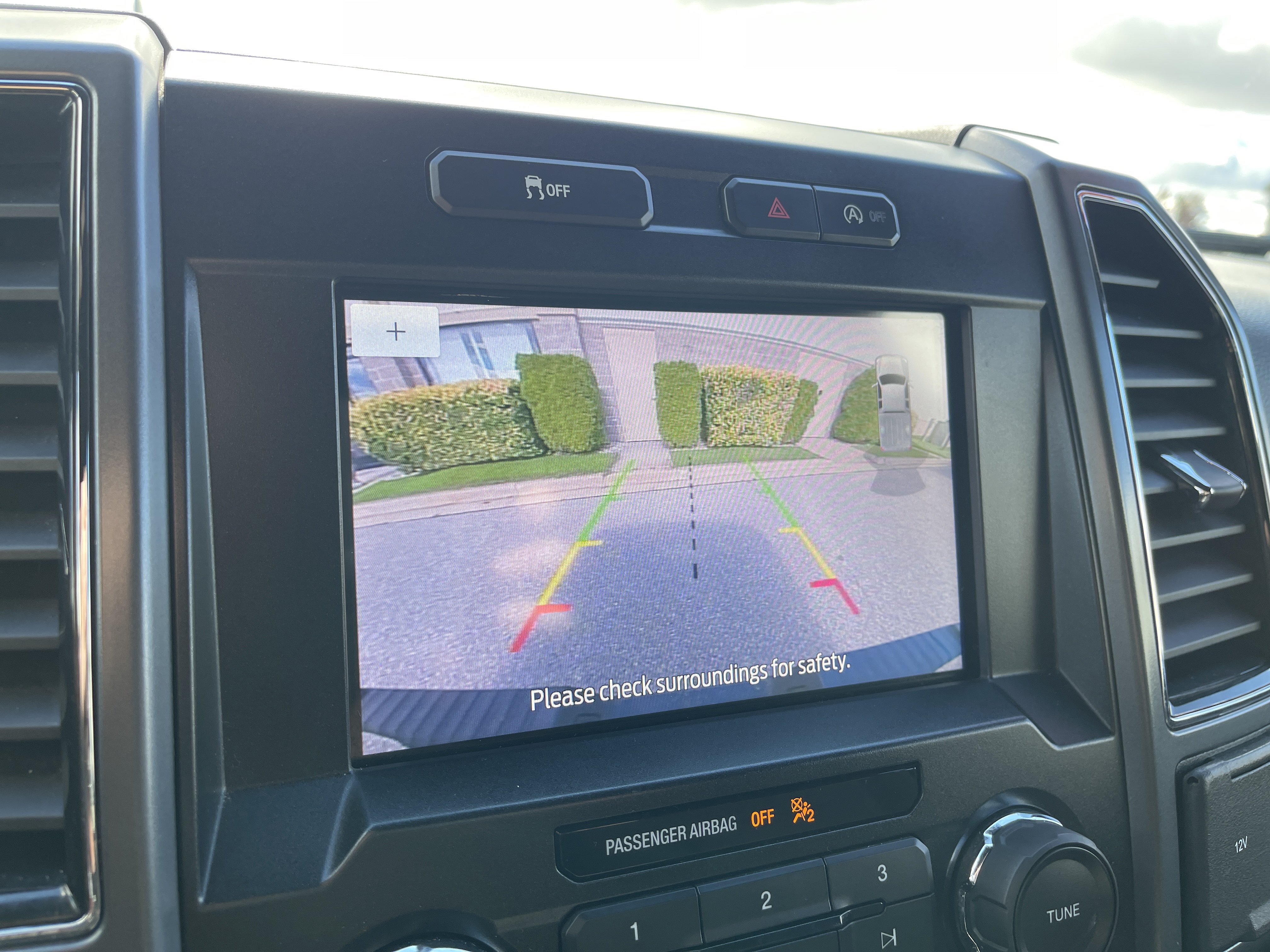 Used 2019 Ford F150 XLT w/ Equipment Group 302A Luxury AWD/4WD image 18