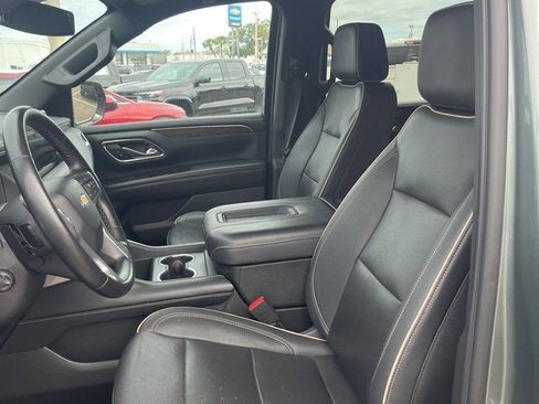 Used 2023 Chevrolet Suburban Premier image 8