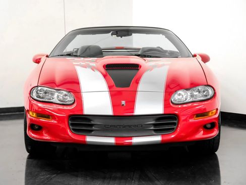 Used 2002 Chevrolet Camaro Z28 w/ SS Performance/Appearance Pkg RWD image 5