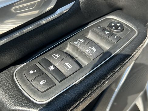 Used 2020 RAM 1500 Laramie AWD/4WD image 16