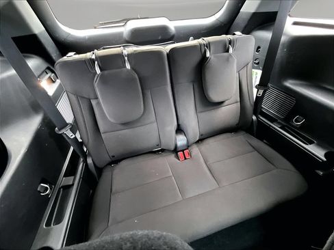 Used 2023 Ford Explorer XLT AWD/4WD image 28