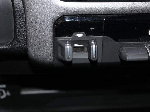 Used 2024 RAM 3500 Big Horn image 31