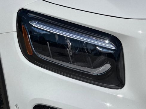 New 2025 Mercedes-Benz GLB 250 250 image 10
