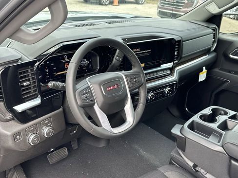 New 2026 GMC Sierra 1500 SLE w/ Preferred Package image 18