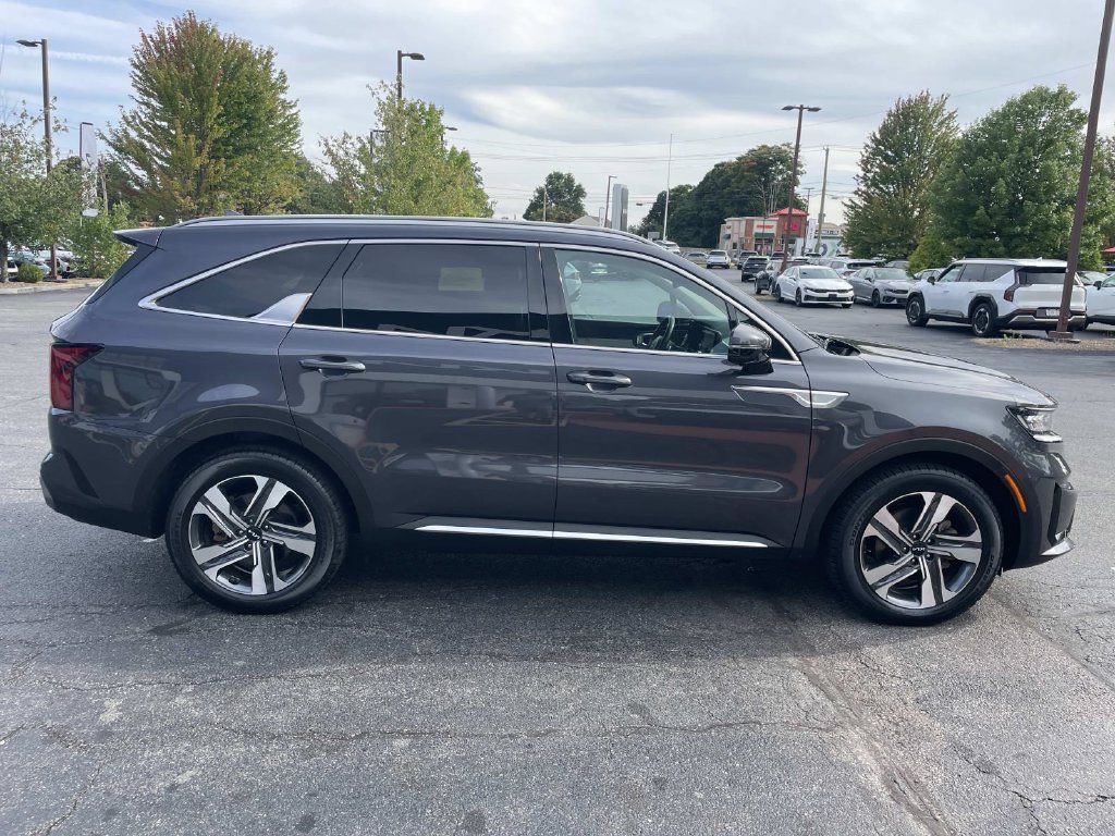 Used 2023 Kia Sorento SX Prestige w/ Panoramic Sunroof Package AWD/4WD image 9
