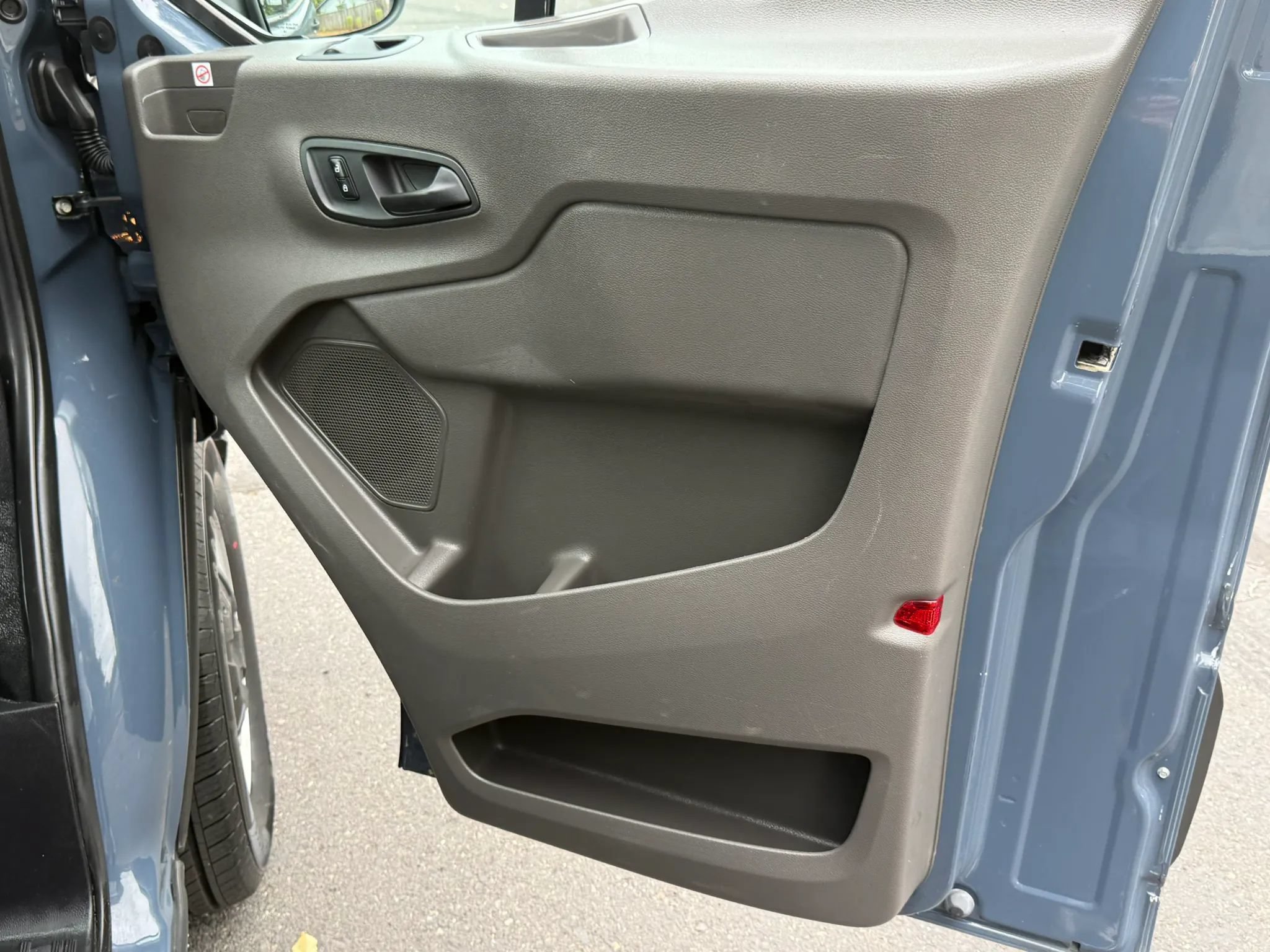 Used 2020 Ford Transit 250 148 High Roof Extended RWD image 22