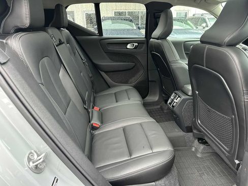Used 2025 Volvo XC40 B5 Plus w/ Protection Package Premier image 12