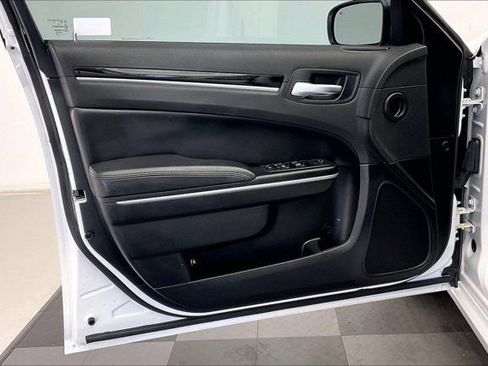 Used 2023 Chrysler 300 Touring w/ Sport Appearance Package RWD image 25
